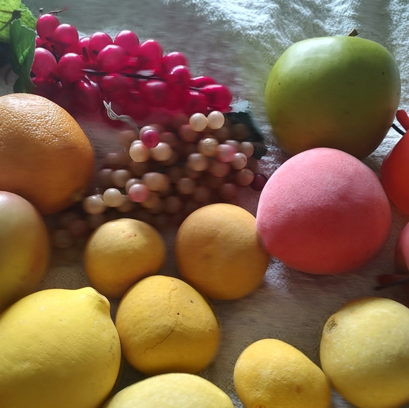 40 piece Realistic looking Artificial fruit Variety - Picture 2 of 8